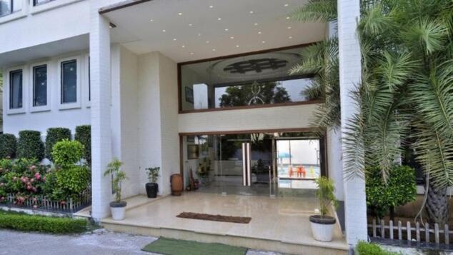 Om Sanctuary Resort By Pinks Hospitality Rupāwati エクステリア 写真